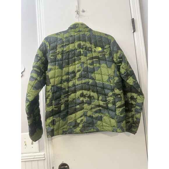 The North Face Boys L (14/16) ThermoBall™ Green Camo Lightweight Puffer - Picture 2 of 10